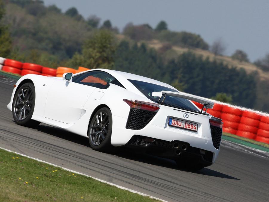  Lexus LF-A 2010 года  (фото 8 из 213)